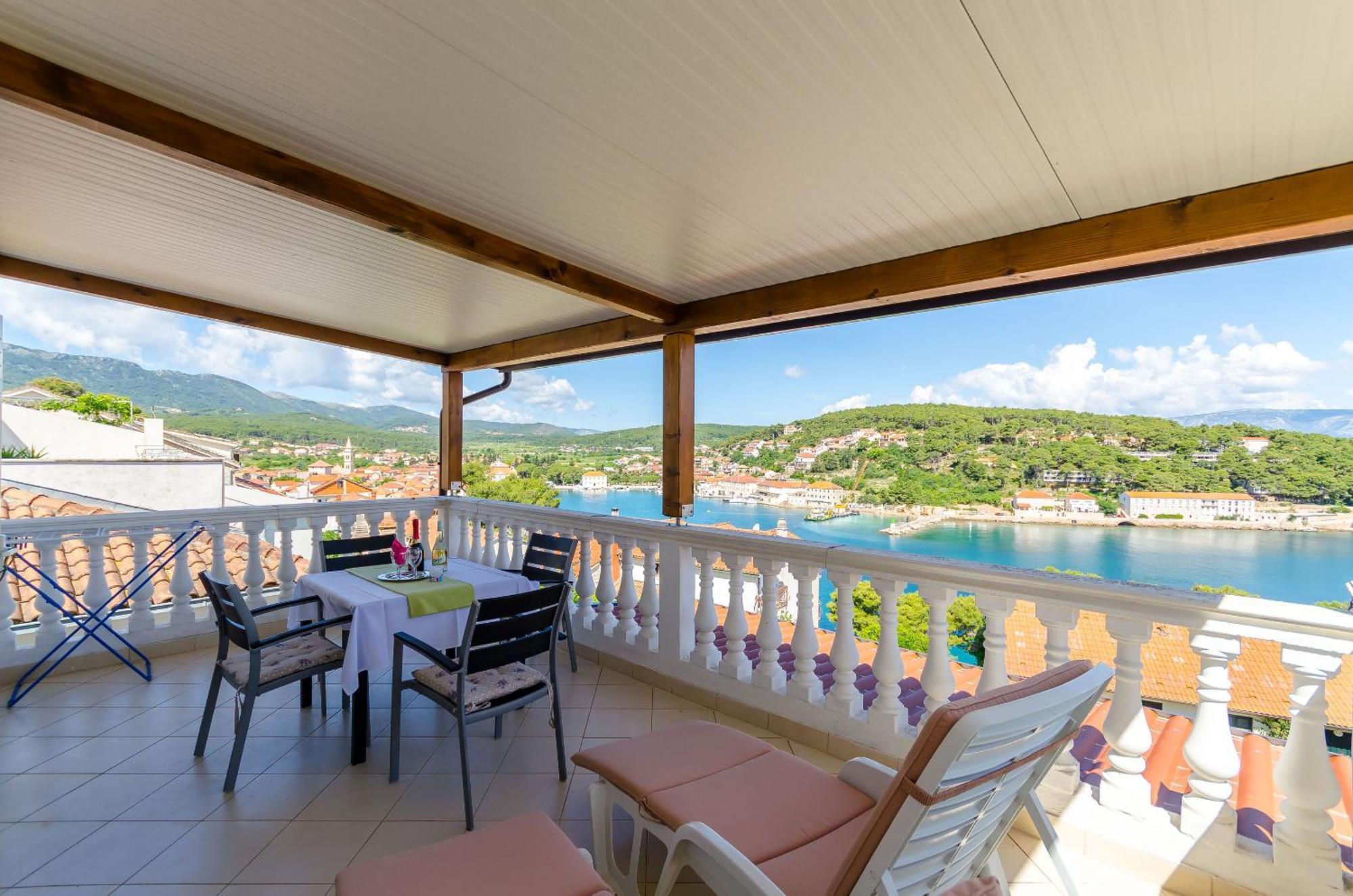 Apartments Jakov Jelsa  Luaran gambar
